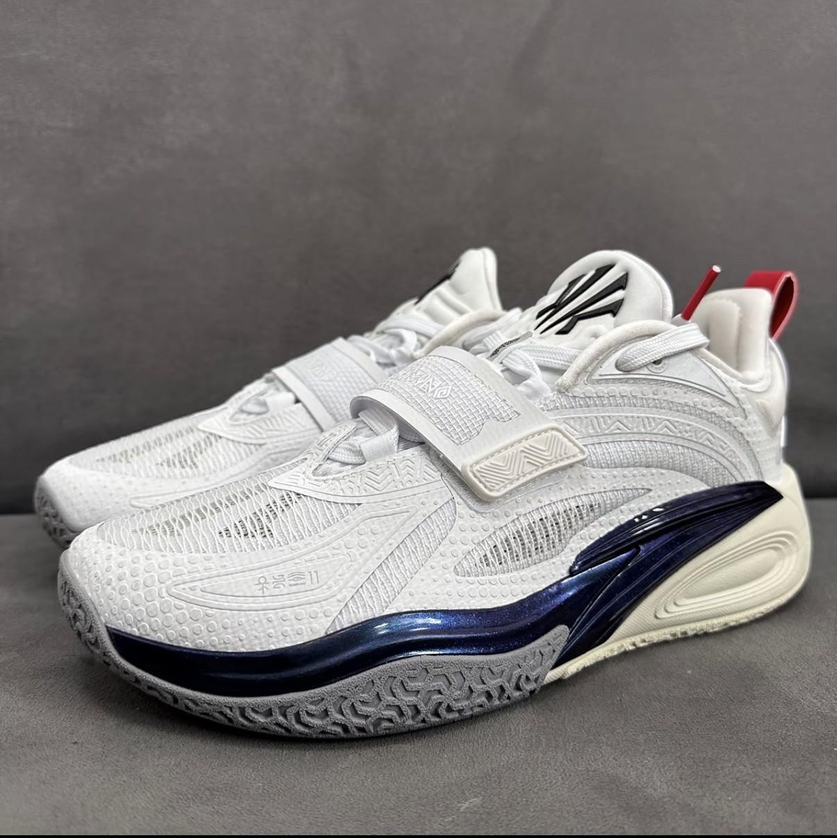 欧爸一代“到手!这配色配色有点帅呀!